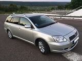 Toyota Avensis foto 1