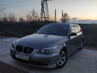 BMW 5 Series Touring foto 2