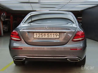 Mercedes E-Class foto 4