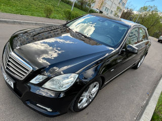 Mercedes E-Class foto 1