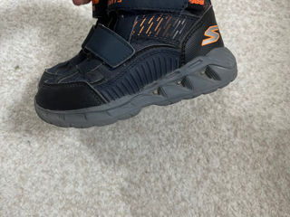 Papuci Skechers S-Lights 300lei. foto 2