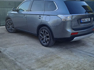 Mitsubishi Outlander foto 9