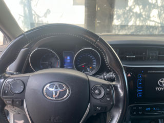 Toyota Auris foto 2