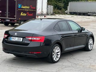 Skoda Superb foto 3