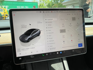 Tesla Model 3 foto 11