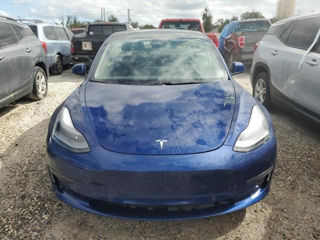 Tesla Model 3 foto 2