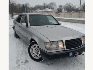 Mercedes Series (W124) foto 1