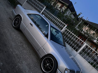 Mercedes E-Class foto 9