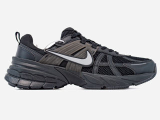 Nike V2K Runtekk Black Unisex 36-45 foto 1