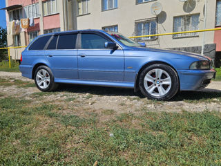 BMW 5 Series foto 3