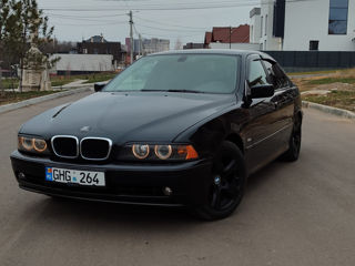 BMW 5 Series foto 1