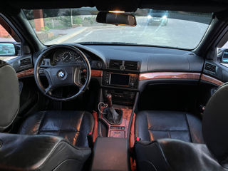 BMW 5 Series foto 4