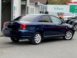 Toyota Avensis foto 3