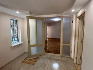 Apartament cu 3 camere, 92 m², Botanica, Chișinău foto 4