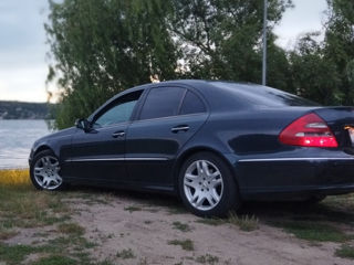 Mercedes E-Class foto 2