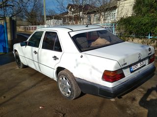 Mercedes Series (W124) foto 5