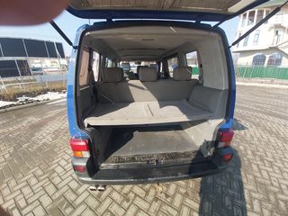 Volkswagen Caravelle foto 5