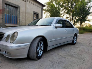 Mercedes E-Class foto 7