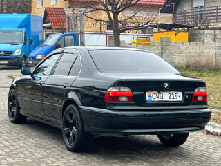 BMW 5 Series foto 6