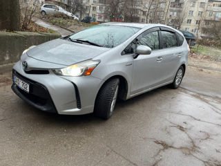 Toyota Prius v