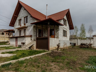 Se vinde casă pe str. Moldova, Ialoveni, Chișinău