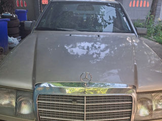 Mercedes Series (W124) foto 3