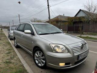 Toyota Avensis foto 6