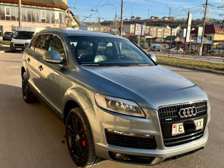 Audi Q7 foto 1