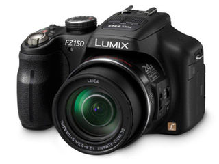 Panasonic Lumix DMC-FZ150 в идеальном состоянии, весь комплект + сумка в подарок. foto 2