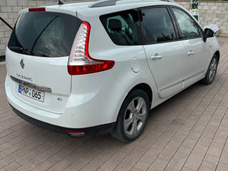 Renault Grand Scenic foto 2