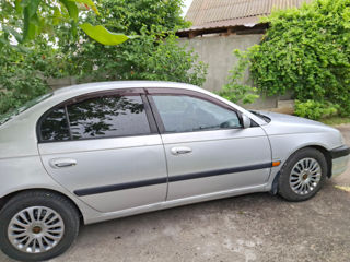 Toyota Avensis foto 7