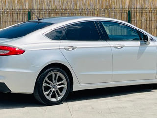 Ford Fusion foto 4