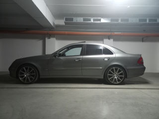 Mercedes E-Class foto 2