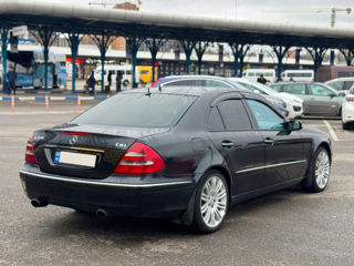 Mercedes E-Class foto 8