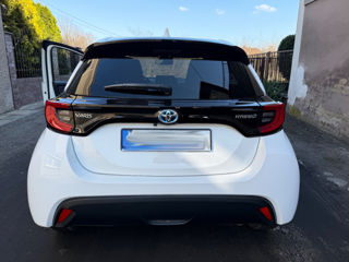 Toyota Yaris фото 9