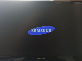 LED Samsung 22" Full HD, тонкий 4 сантиметра, черный корпус, пульт, коробка и документы