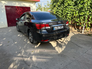 Toyota Avensis foto 2