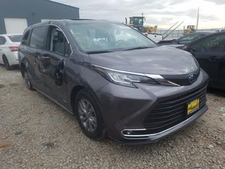 Toyota Sienna foto 1