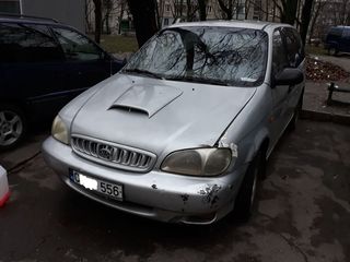 KIA Carnival foto 1