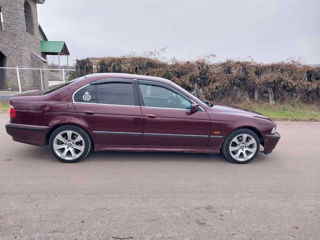 BMW 5 Series foto 7