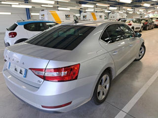 Skoda Superb foto 3