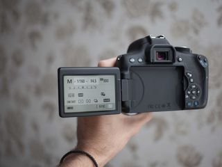 Canon 750D (la cutie) foto 1