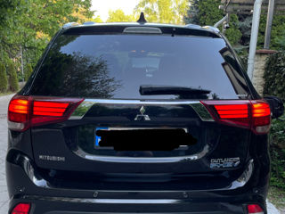 Mitsubishi Outlander foto 2