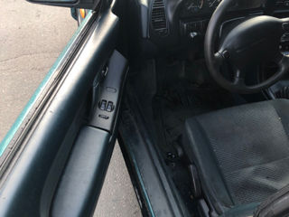 Mazda 323 foto 4