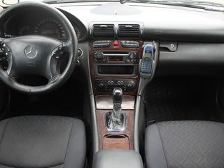 Mercedes C Class foto 8