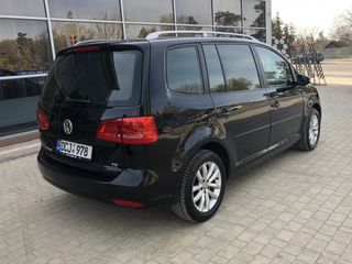 Volkswagen Touran foto 2