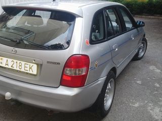 Mazda 323 foto 3