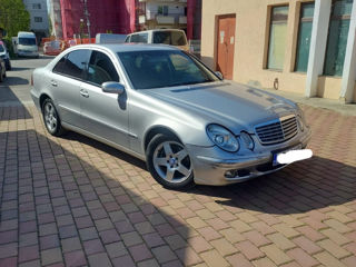 Mercedes E-Class foto 2