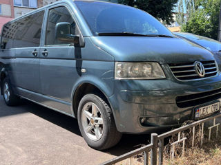 Volkswagen Caravelle foto 1