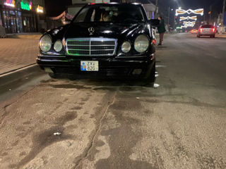 Mercedes E-Class foto 3